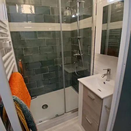 Pop En Roussillon Apartamento